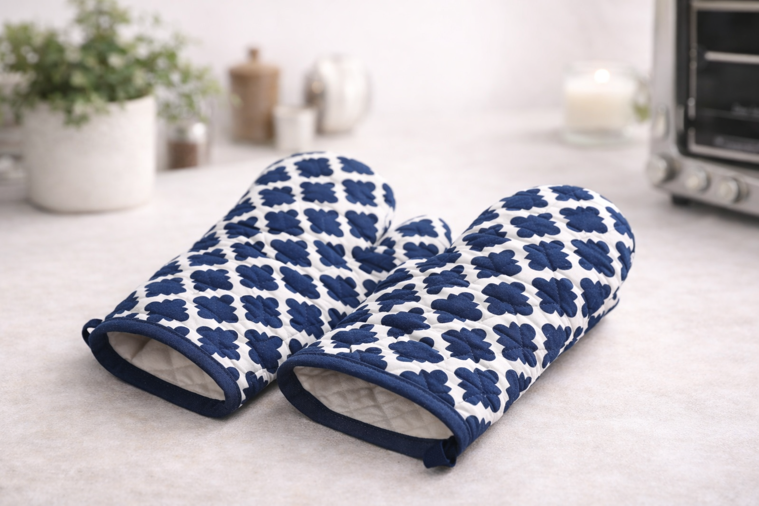 Quilted Cotton Oven Mitts – Heat Resistant Kitchen Gloves (Pair)